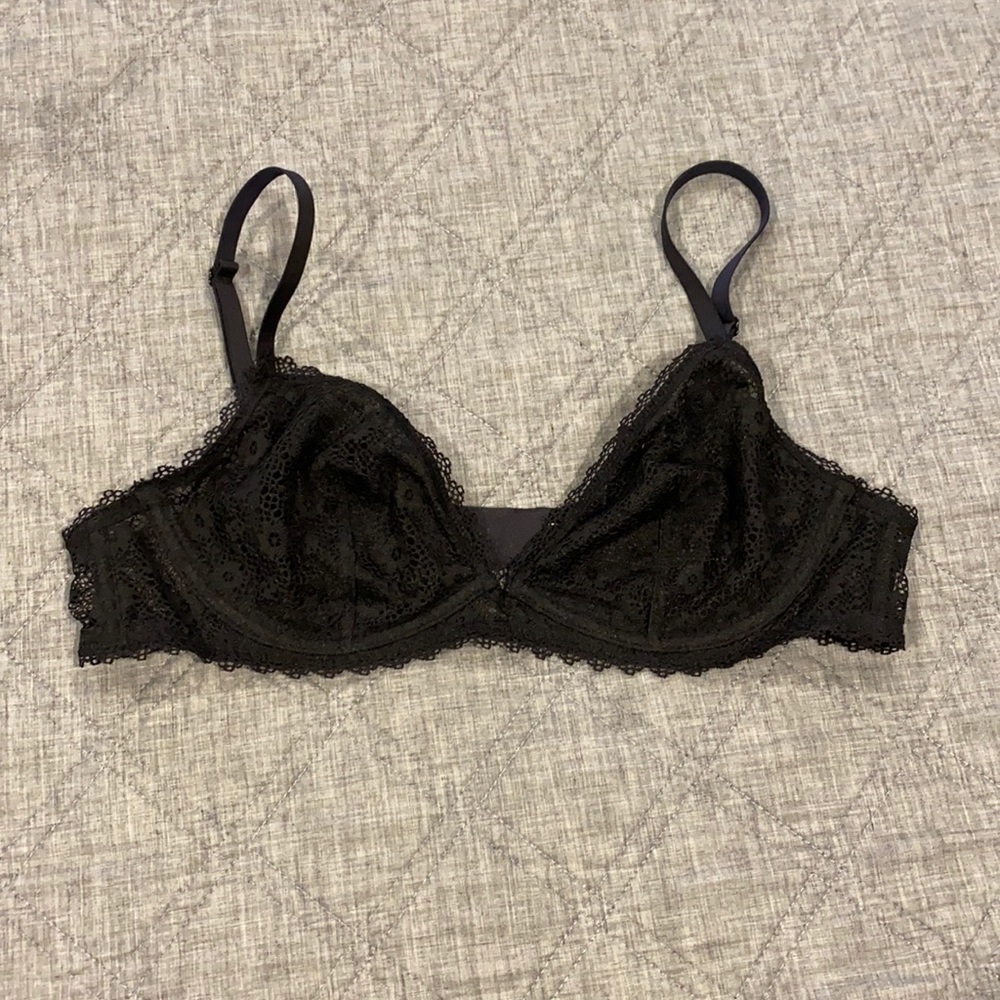 EUC Victoria’s Secret Black Lace Bralette - Picture 3 of 13
